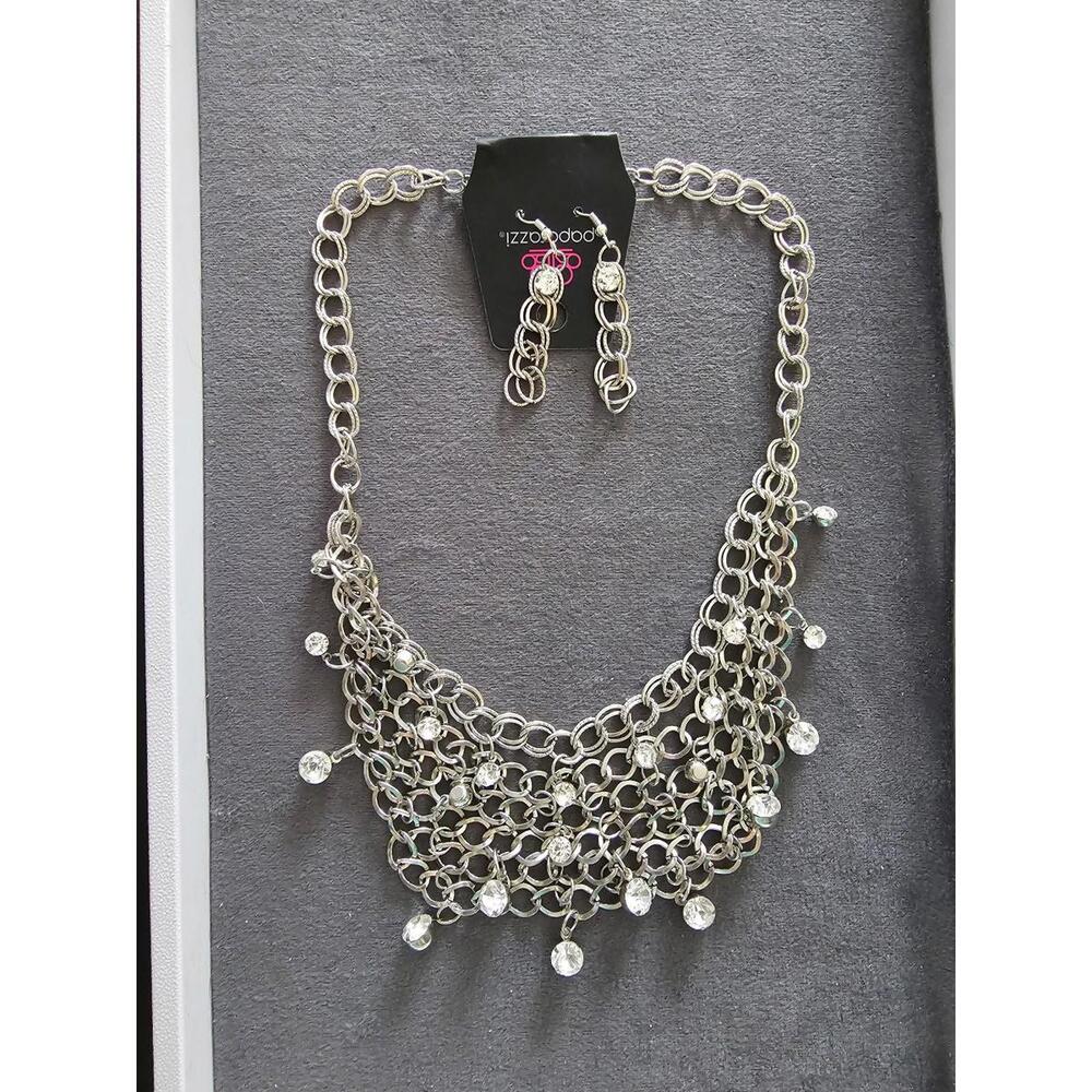 Paparazzi Bib Necklace And Earrings